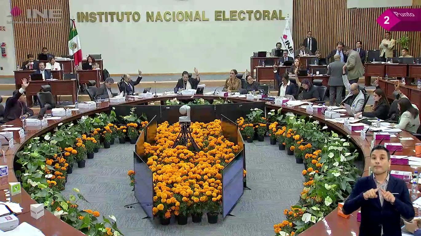 De cara al proceso electoral 2027, designa INE una presidencia y 27 consejerías electorales en OPL de 14 entidades